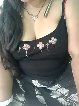 Snapshot of Anjali-bhabhi chatting on April 5, 2026, 6:21 am Anjali-bhabhi online show from April 5, 2026, 6:21 am