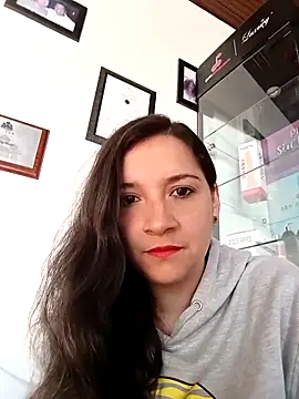 Agatha bellucci  online show from November 5, 2025, 1:11 pm