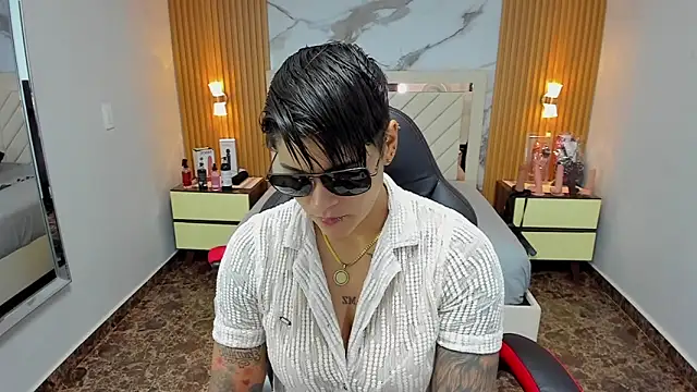 KAROLLJONES1 online show from November 20, 2025, 7:13 pm