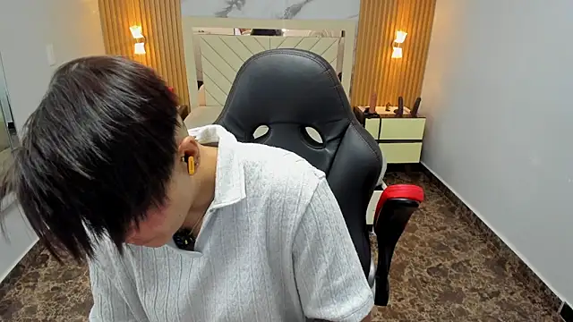 KAROLLJONES1 online show from March 12, 2026, 7:31 pm