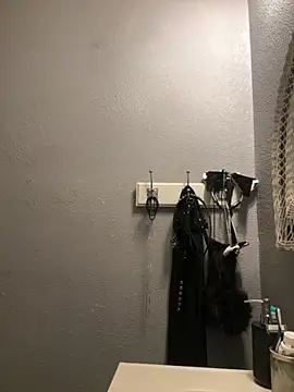 goddessmissmia online show from October 8, 2025, 5:21 pm