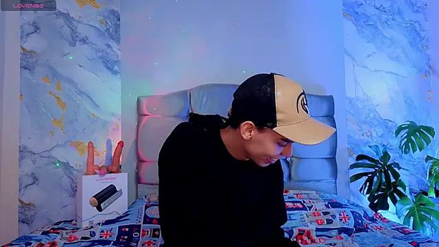 Room 69x online show from April 15, 2026, 12:56 pm