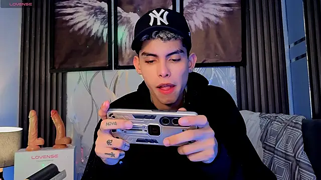 Room 69x online show from April 21, 2026, 12:34 am