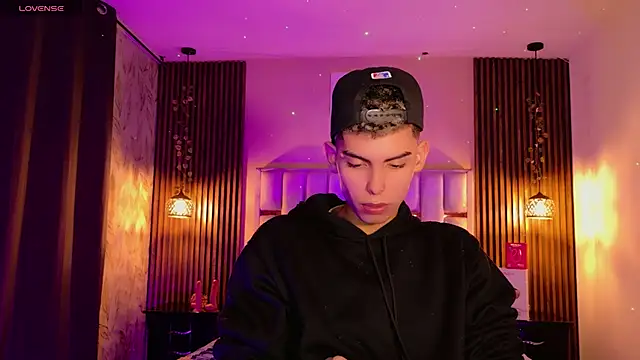 Room 69x online show from April 22, 2026, 1:12 pm