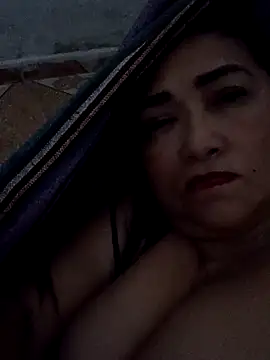 linda luna29 online show from November 3, 2025, 9:48 pm