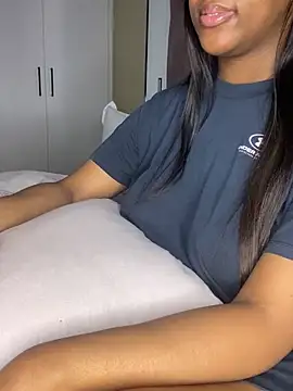 Snapshot of Sipsdoll chatting on October 5, 2025, 10:07 pm Sipsdoll online show from October 5, 2025, 10:07 pm