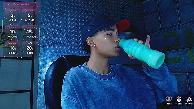 AlanCutee online show from September 20, 2025, 1:23 pm