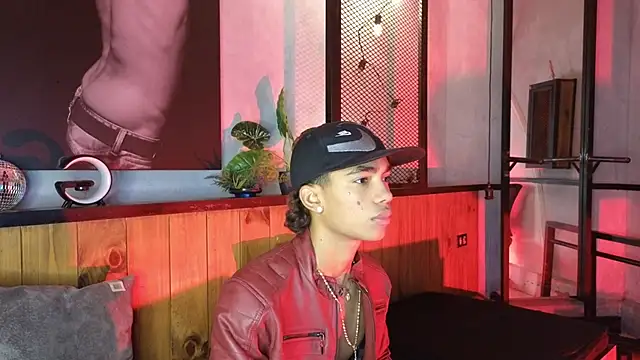 AlanCutee online show from April 11, 2026, 11:47 am