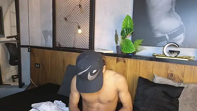 AlanCutee online show from April 18, 2026, 11:47 am