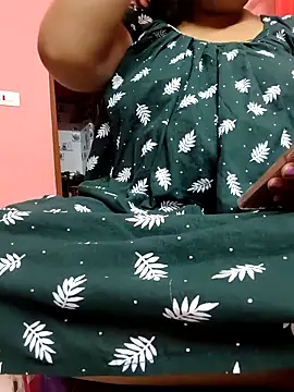 Cute-Swewty online show from April 21, 2026, 1:17 pm