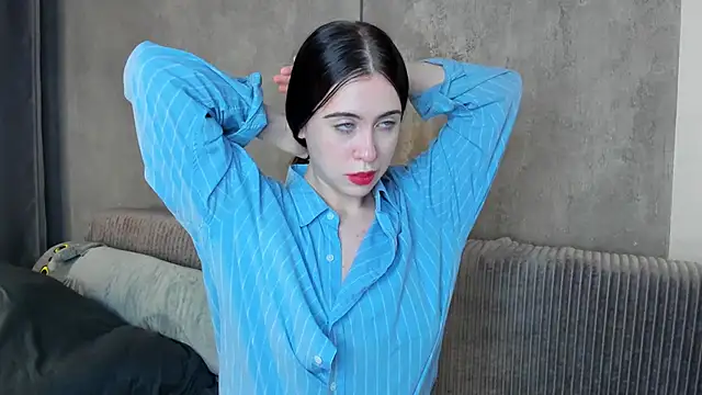 teasememore online show from March 18, 2026, 6:44 pm