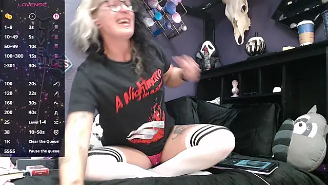 oddywithabody online show from November 19, 2025, 6:57 am