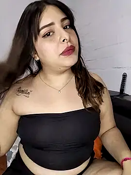 Nahomy cm online show from September 18, 2025, 10:01 pm