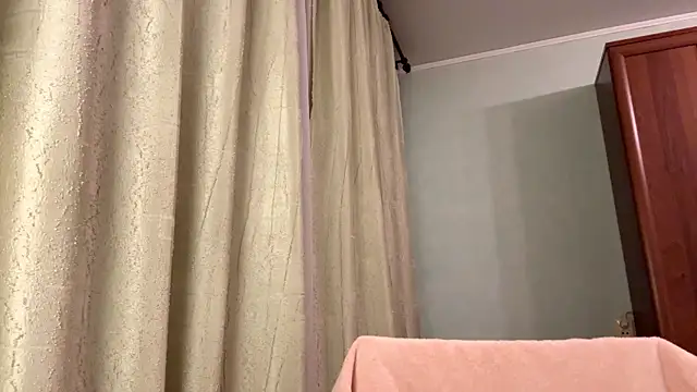 Adel strongwoman online show from April 24, 2026, 7:16 pm