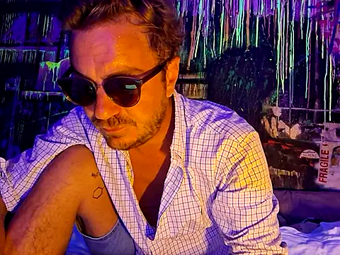 3615-ULLA online show from September 20, 2025, 12:44 am