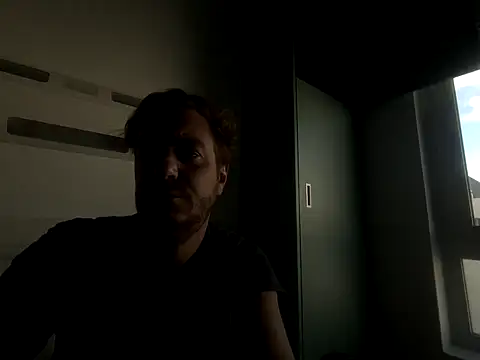 3615-ULLA online show from September 29, 2025, 3:17 pm