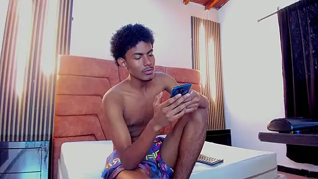 FYKMOR 1 online show from November 25, 2025, 7:47 pm