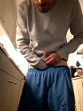 kompiee online show from September 28, 2025, 1:55 am