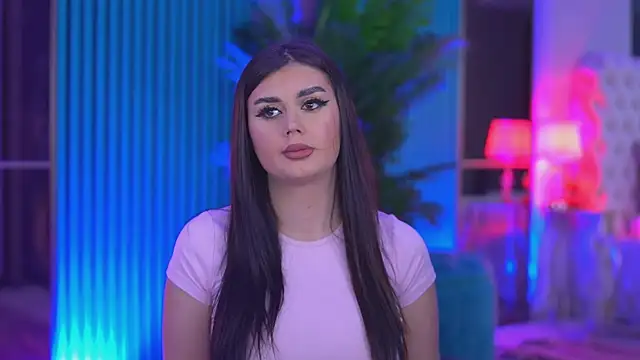 KendraMoon online show from December 2, 2025, 2:01 pm