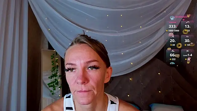 Snapshot of Jesica_mooon chatting on September 10, 2025, 1:27 am Jesica mooon online show from September 10, 2025, 1:27 am