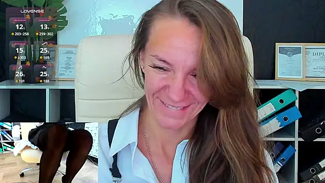 Snapshot of Jesica_mooon chatting on September 28, 2025, 1:33 am Jesica mooon online show from September 28, 2025, 1:33 am