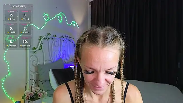 Snapshot of Jesica_mooon chatting on October 16, 2025, 1:28 am Jesica mooon online show from October 16, 2025, 1:28 am