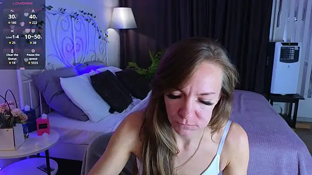 Snapshot of Jesica_mooon chatting on November 27, 2025, 1:29 am Jesica mooon online show from November 27, 2025, 1:29 am