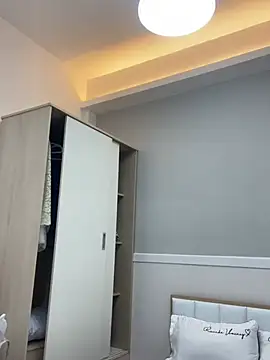   BabyShowPublic   online show from April 22, 2026, 4:41 pm