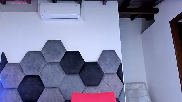 BellaNixs online show from March 31, 2026, 11:43 am