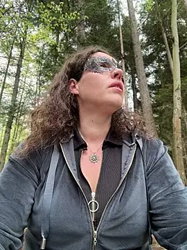 Nadja Noir online show from April 19, 2026, 12:15 pm