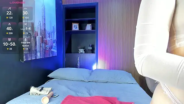 SamaraAnders  online show from October 17, 2025, 4:26 am