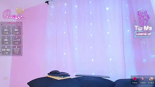 SunnyGilmoree online show from June 5, 2026, 8:14 pm