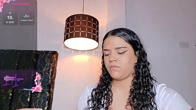 Snapshot of emily_perezz chatting on November 13, 2025, 7:35 pm emily perezz online show from November 13, 2025, 7:35 pm