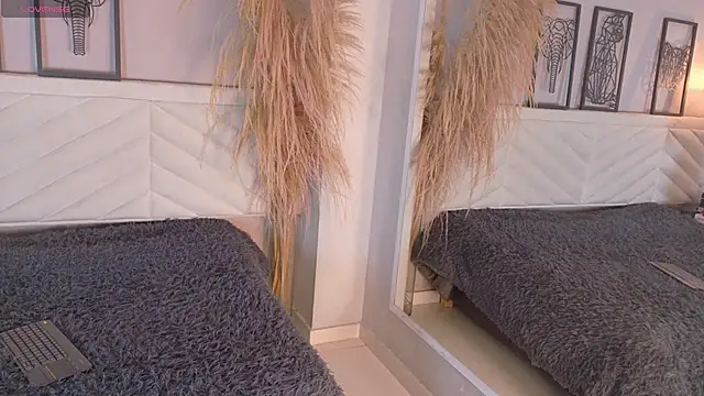 amy miller1 online show from November 25, 2025, 8:20 pm