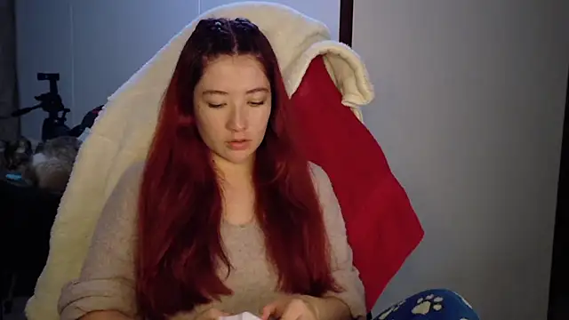 lunnaa  online show from October 24, 2025, 4:20 am