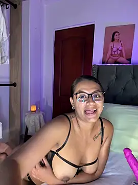 Snapshot of ema_zoe chatting on May 14, 2026, 11:55 pm ema zoe online show from May 14, 2026, 11:55 pm