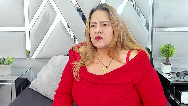 MonzerratBoyer online show from April 18, 2026, 6:45 pm