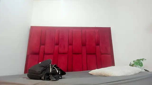 Mollyxketa1  online show from November 17, 2025, 11:10 pm