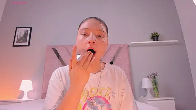 victoria becker  online show from February 8, 2026, 11:57 am