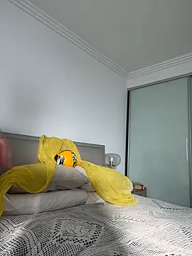 louiseberkeley online show from June 24, 2026, 4:22 am