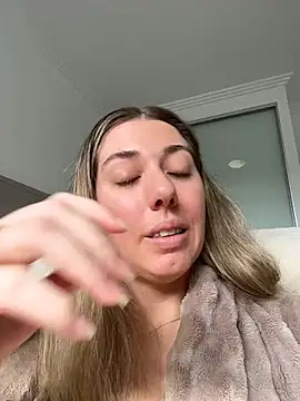 louiseberkeley online show from July 1, 2026, 2:02 am