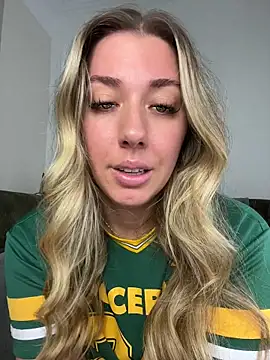 louiseberkeley online show from July 15, 2026, 3:34 am