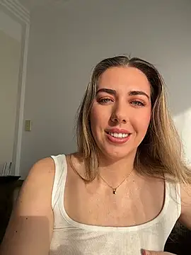 louiseberkeley online show from August 5, 2026, 10:33 pm