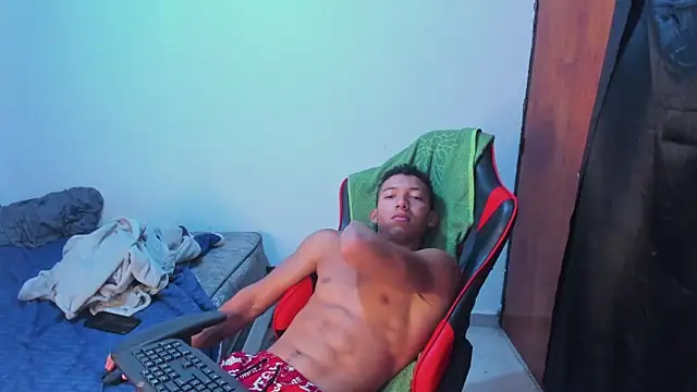 Snapshot of JuanchiT66 chatting on May 29, 2026, 1:42 pm JuanchiT66 online show from May 29, 2026, 1:42 pm