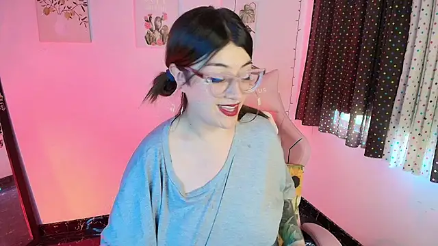 Snapshot of isaferrer06 chatting on December 16, 2025, 4:01 pm isaferrer06 online show from December 16, 2025, 4:01 pm