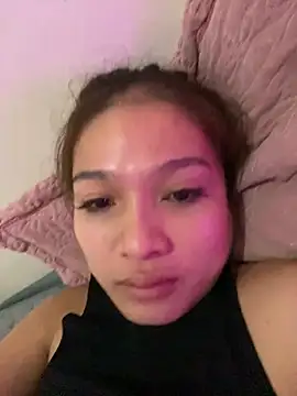 Snapshot of lovely_bunnyy chatting on March 16, 2026, 1:33 am lovely bunnyy online show from March 16, 2026, 1:33 am