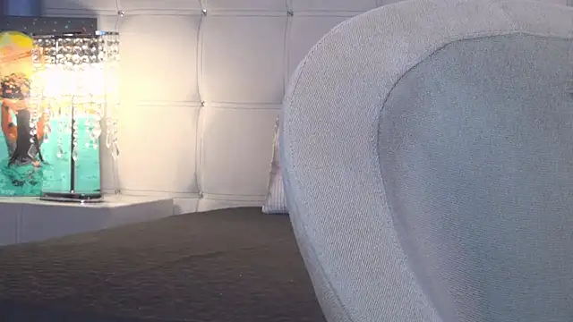 LadyValeriaXO online show from April 23, 2026, 11:09 am