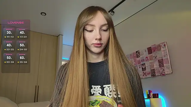 Lunainnk online show from September 16, 2025, 12:33 am