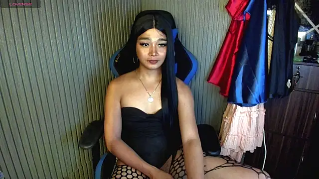 Snapshot of TrinityFucksYou chatting on June 6, 2026, 2:11 pm TrinityFucksYou online show from June 6, 2026, 2:11 pm