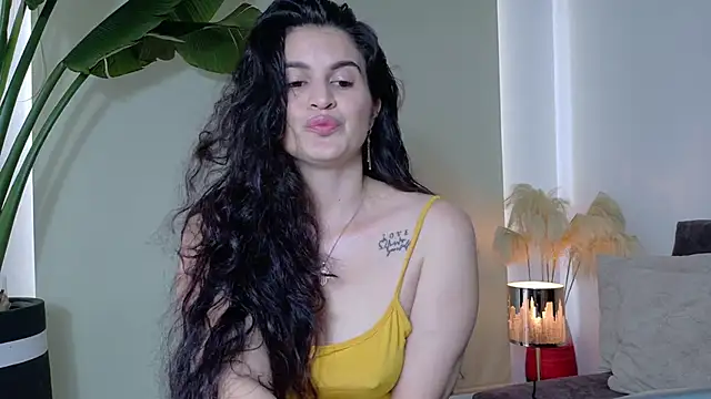 lizdevine online show from October 12, 2025, 3:44 pm